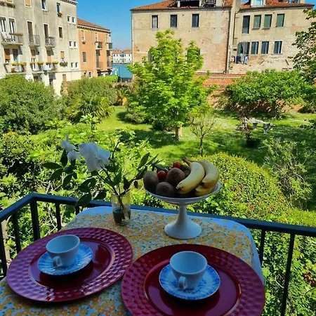 Angela Di Venezia House-3